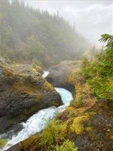 20220928-Lava Canyon- Barbara Bond