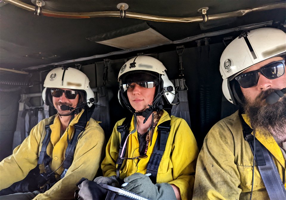 Firefighters en Route to IA Fire