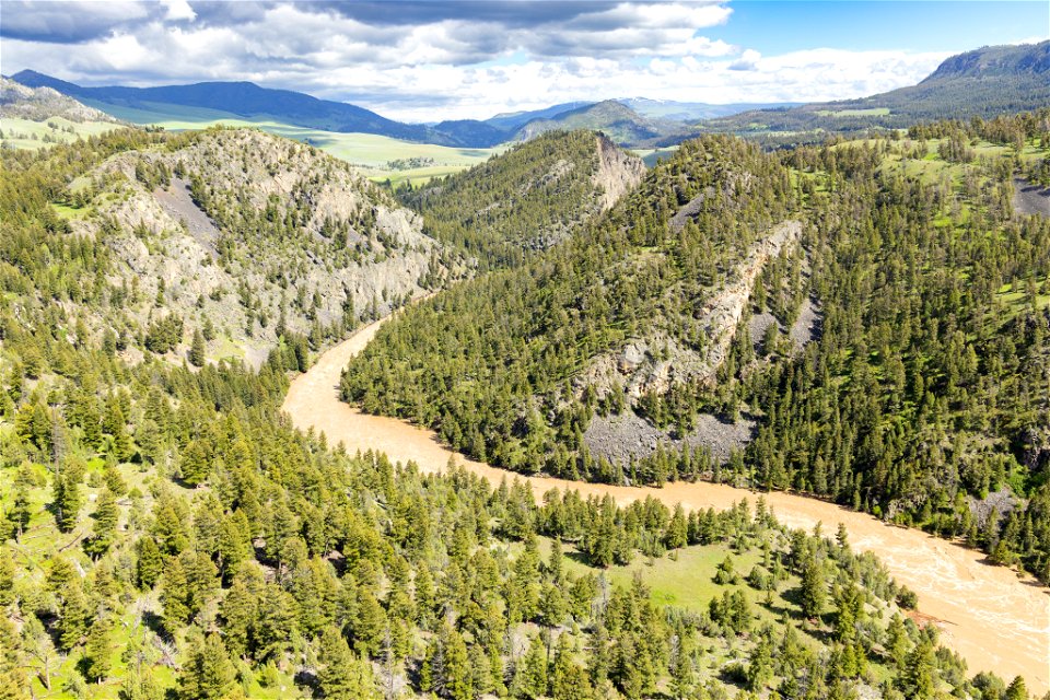 Yellowstone flood event 2022: Yellowstone River near Hellroaring Mountain