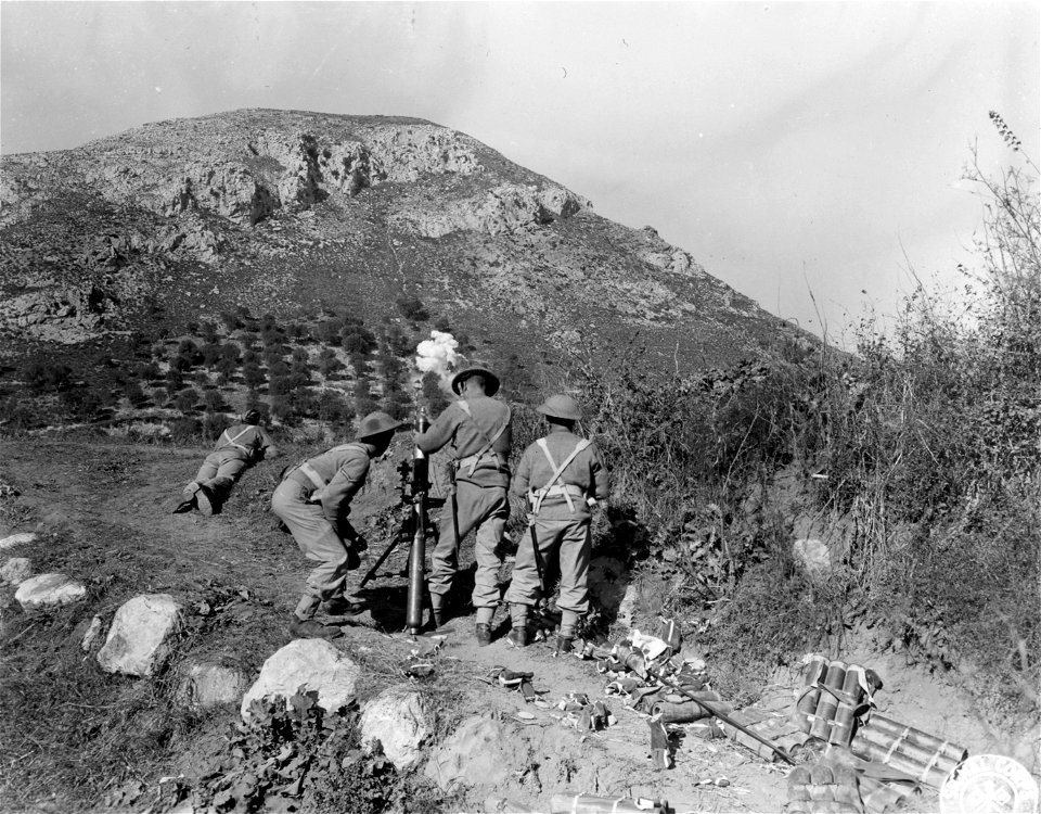 SC 337790 - Close-up of mortar gun. South of Garigliano, Italy. 13 November, 1943.