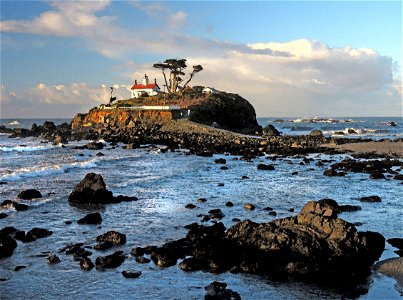 011 - BATTERY POINT LIGHTHOUSE (11-07-2021) from A street jetty -06 PHOTOSHOP WATERCOLOR