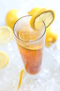 Ice tea with lemon splash photo