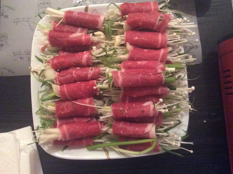 Beef and mushrooms roll