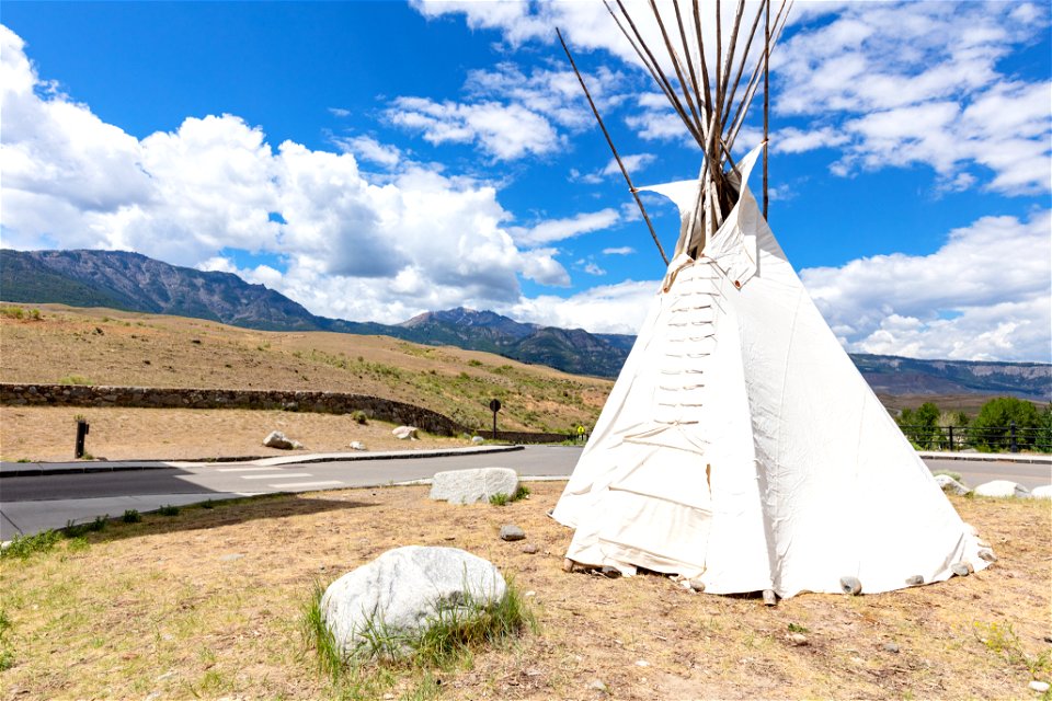 North Entrance teepee installation event: Crow-style teepee and Electric Peak