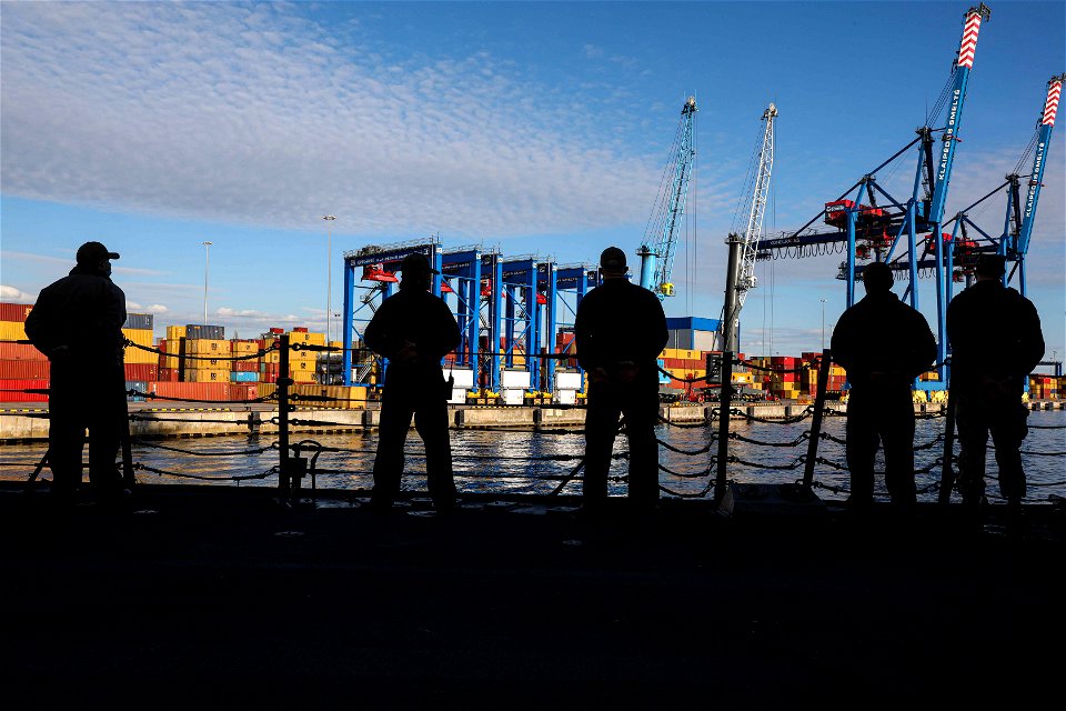 USS Gravely (DDG 107) Departs From Klaipeda, Lithuania, April 30, 2022