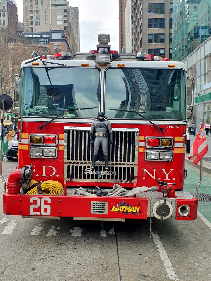 New-York, Batman, Fire Department Batcave engine 26