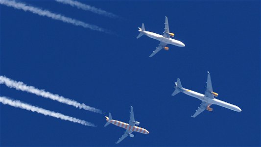Condor Triplet from Frankfurt to various holiday locations: photo