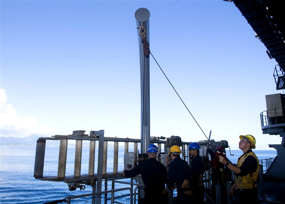 211029-N-LK647-0038