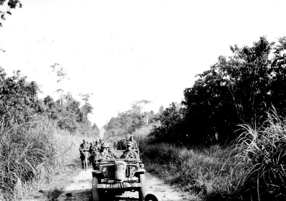 SC 270888 - Men of 1st Bn., 34th RCT, 24th Div., on march to Digos, Mindanao.