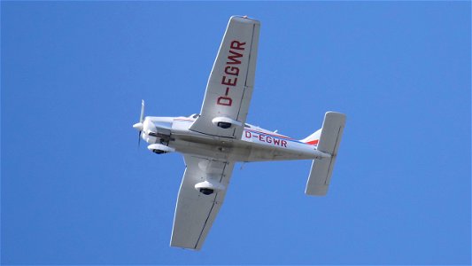 Piper PA-28-161 Cherokee Warrior II  D-EGWR Inflight Charter (3300 ft.)