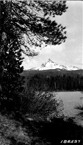 186537-mt-thielsen-from-diamond-lake-umpqua-nf-or-1924jpg_49385609641_o photo