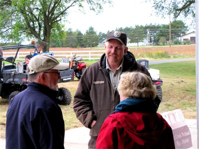 District staff welcome neighbors photo