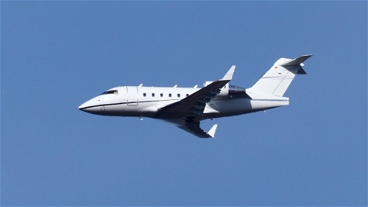 Bombardier CL-600-2B16 Challenger 604 D-AAAX Air Independence from Karlsruhe-Baden-Baden (3500 ft.)