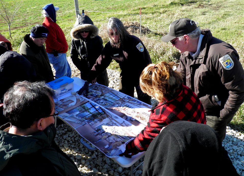China visitors see future visitor center site
