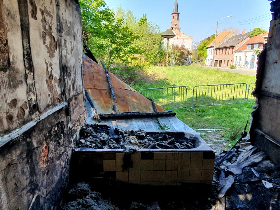 Doel Antwerpen, verbouwing mislukt