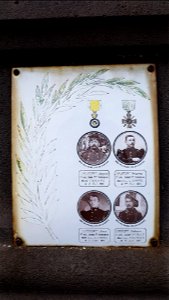 Tombe au cimetière de Riom-es-Montagne.