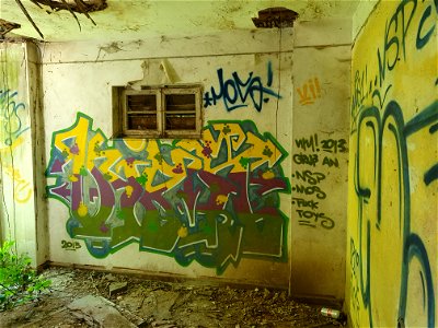 Urbex Am Altenhof Windmüllershof, raamversiering
