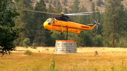 Helicopter Water Refill, Rail Fire, August 2016 Video