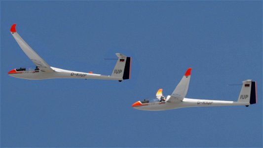 DG Flugzeugbau LS-10st D-KIUP Segelflugzeug (3600 ft.)