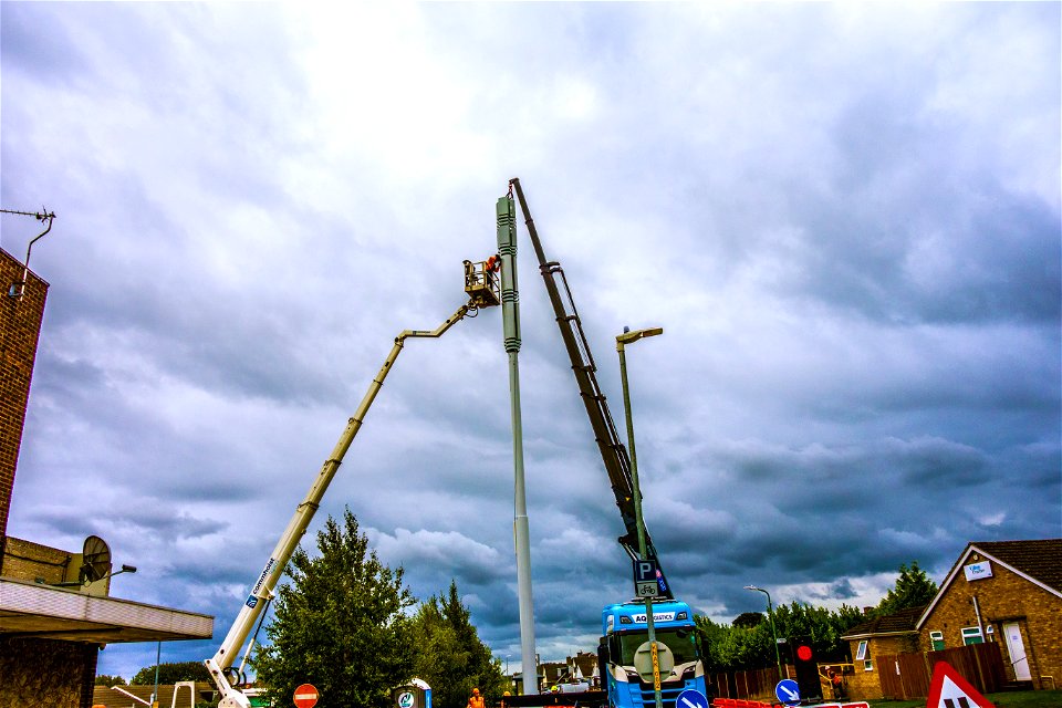 Mid Kent Shopping Centre Maidstone. New 20 meter high 5G EE & Three cellphone tower! #5G