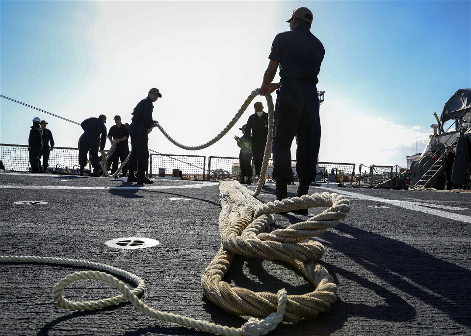 USS Porter (DDG 78) Departing