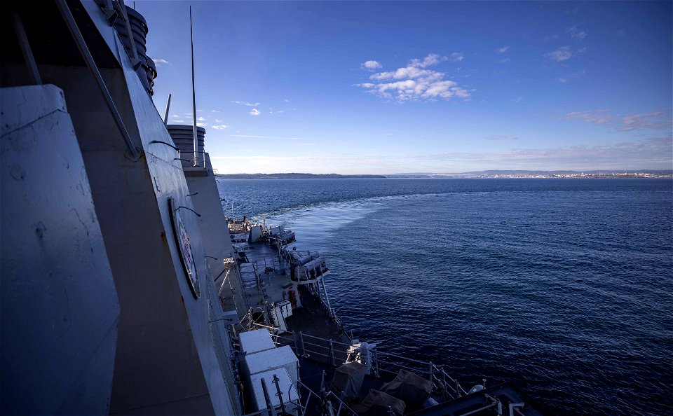 USS Arleigh Burke (DDG 51) photo