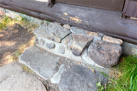 Heart Lake Patrol Cabin: front step photo