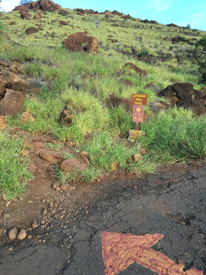 The Lahaina pali trail. Maui, Hawaii