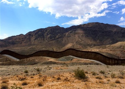Winner: Border wall photo