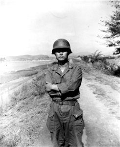 SC 348629 - Brig. Gen. Paik Sun Yup, CG, 1st ROK Div., at his CP near Taegu, Korea. 18 September, 1950. photo
