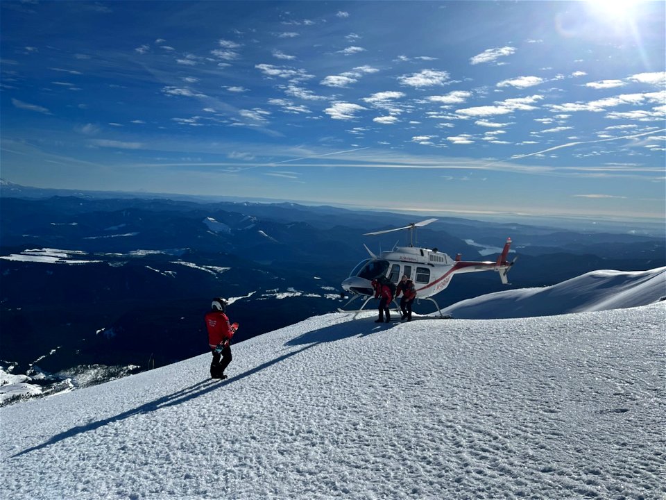 2022.02-GP-Mount St Helens Volcano Response Team_helicopter responding to a 911 call. Photo by Mike Williams, Mountain Rescue Tech at North Country Emergency Medical Service.