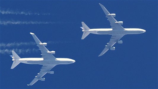 Two Lufthansa Jumbos over Munich:
