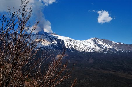 Etna April 2011 Eruption - Creative Commons by gnuckx