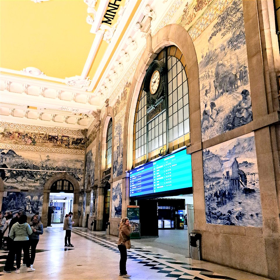 Departure Board Sao Bento Train Station Porto Portugal