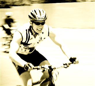 Pan and zoom at 94.7 Cycle Challenge-10