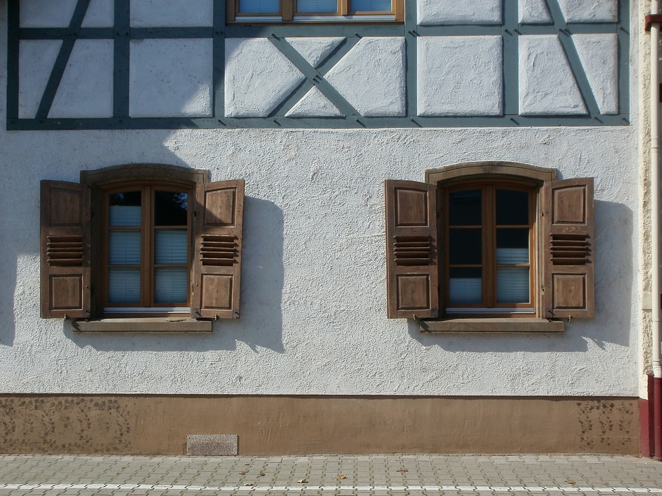 The Windows of the house of the nineteenth century