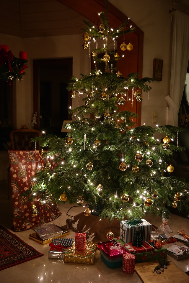 Made decorated golden