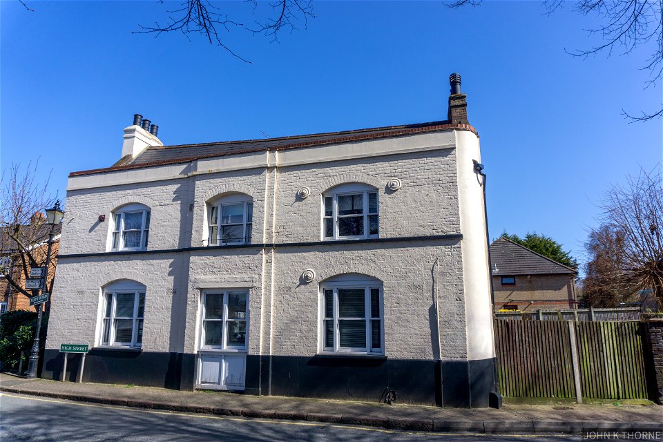THE BLUE ANCHOR PUBLIC HOUSE, ST MARY CRAY. C15 listed building.