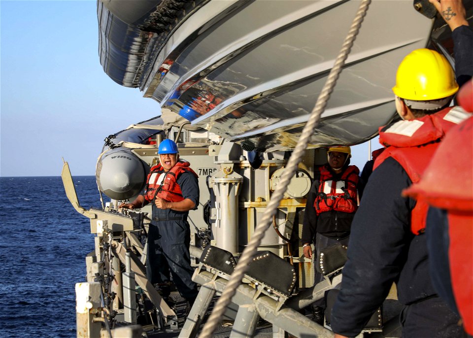USS Porter (DDG 78) Man overboard drill