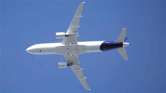 Airbus A320-214 D-AIZG Lufthansa from Olbia  (7700 ft.)