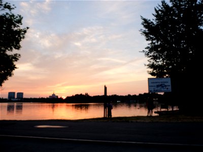 sunsets__apus_park_Herastrau-lake (1) photo