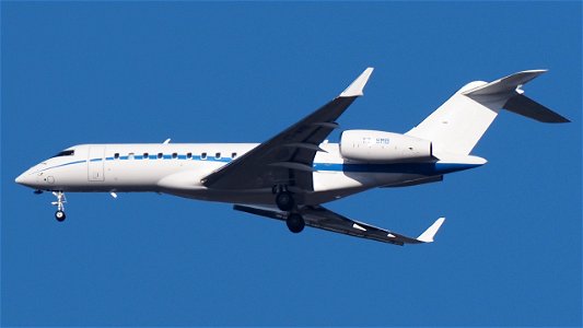 Bombardier BD-700-1A10 Global 6000  T7-WMB LA Aviation UAE from Moscow (3800 ft.)