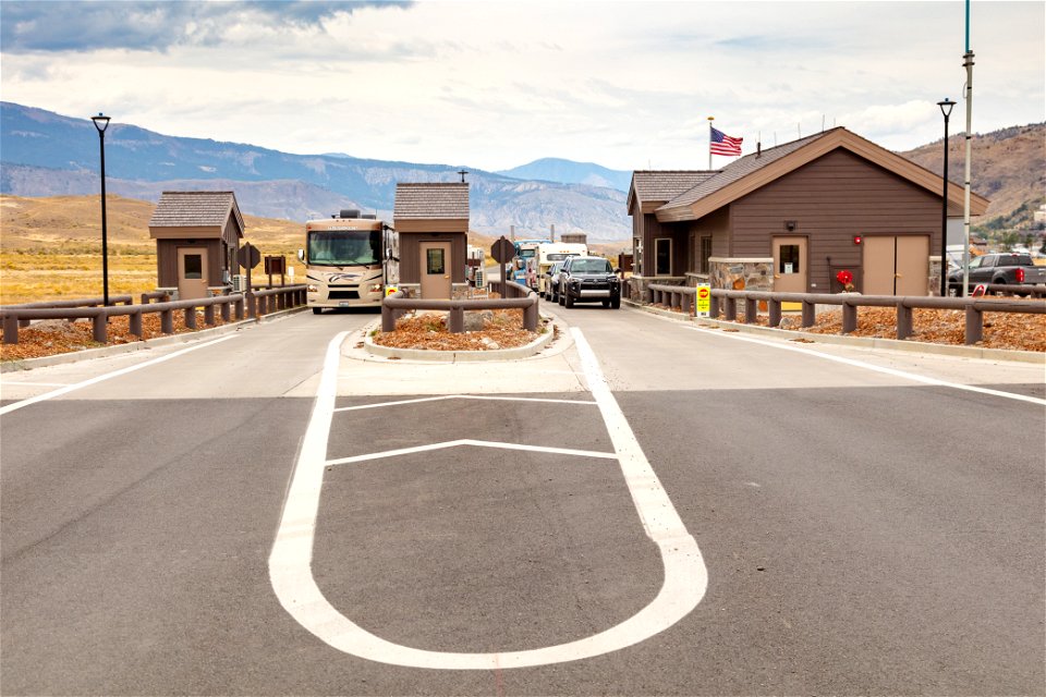 North Entrance Improvement Project:incoming traffic (2)