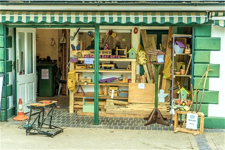 KENT LIFE MENS SHED. HANDMADE craft shop good prices.
