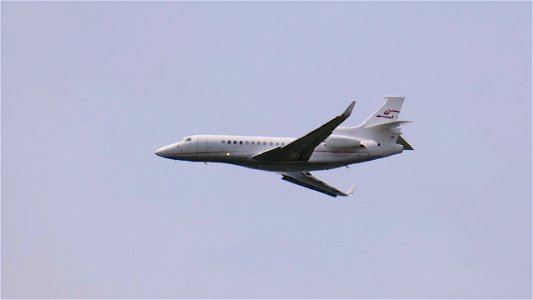 Dassault Falcon 7X HB-JSS Cat Aviation from Los Angeles (3700 ft.)