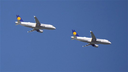 Airbus A319-114-D-AILA Lufthansa from Palma de Mallorca (8500 ft.) photo