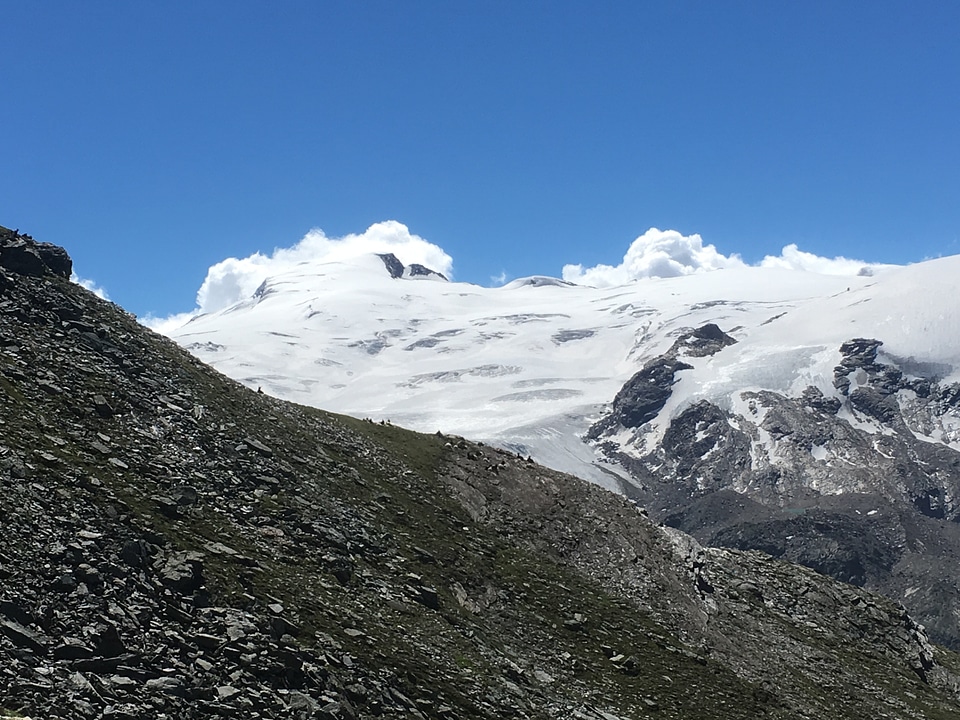 Hiking trail leading to the Oberrothorn