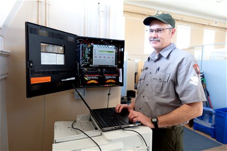 Dan Brown, Electronics Technician photo
