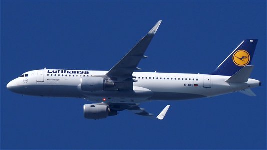Airbus A320-214 D-AIWB Lufthansa from Palma de Mallorca (9400 ft.)