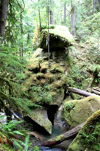 img_1504_rocks-above-cavitt-creekjpg_49363973873_o